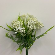 Куст белые мелкие цветочки